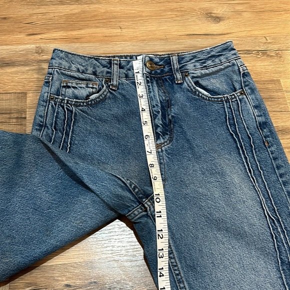 BDG WOMENS HIGH RISE PINTUCK MOM JEANS BLUE SIZE W25 L32 - Picture 7 of 10